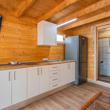 شاليه The Pine Forest Cabin Arafo